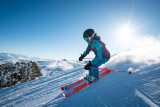 Descente à fond en ski alpin