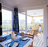 Intérieur du mobil-home - espace repas