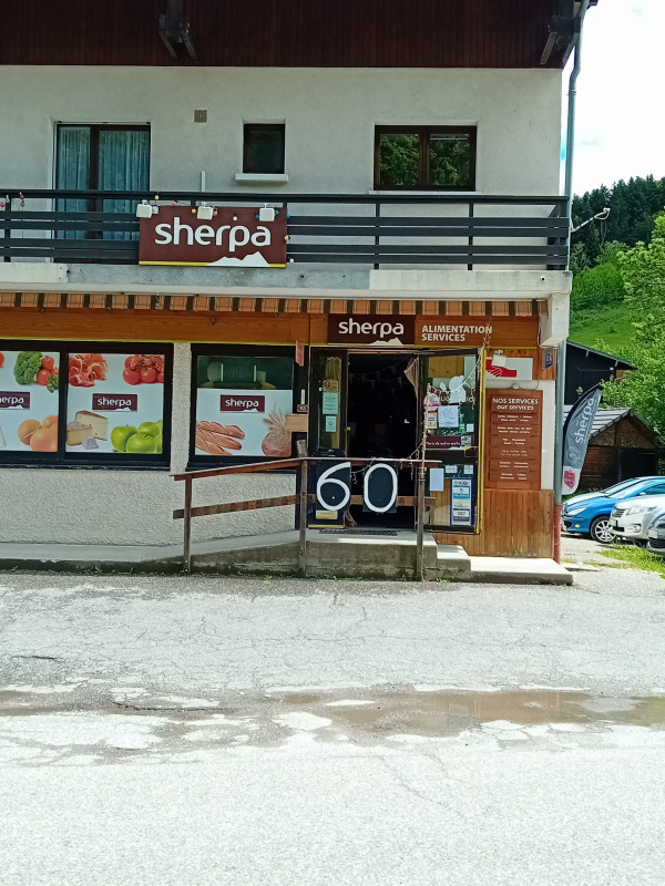ENTREE MAGASIN 60 ANS