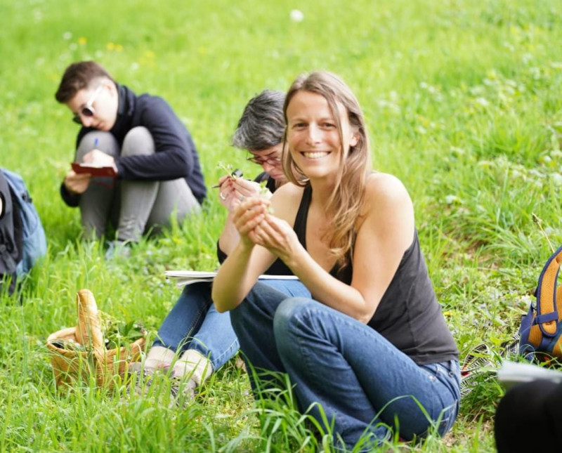 Sortie reconnaissance des plantes sauvages comestibles avec Muriel Lallée