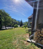 Sous le balcon