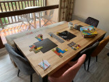 belle table convivale face à la vue