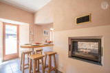 Cuisine vue cheminée
