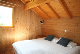 Etage, chambre n°2 :  deux lits