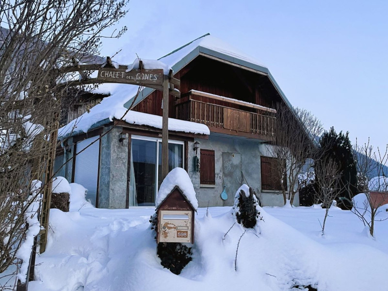 Chalet Gones