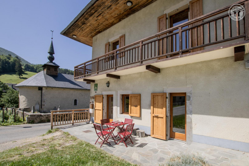 Vue extérieure avec Chapelle