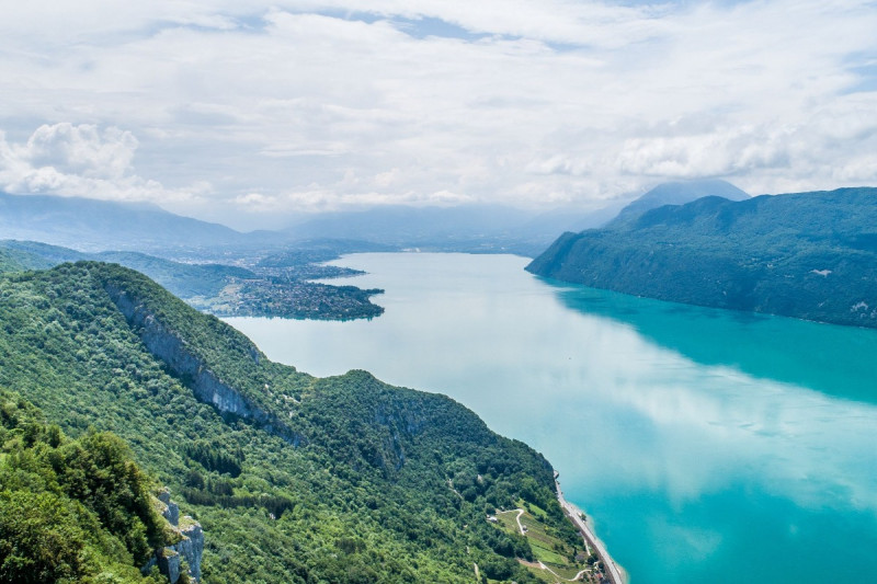 Le lac d'Aix les Bains à Proximité des Gîtes