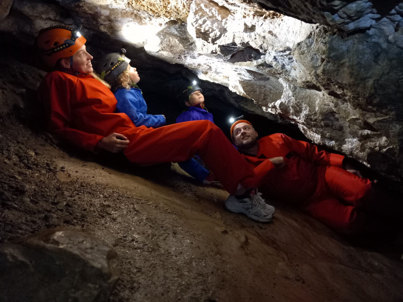 Discovery of a geosite: visit to the Bange cave_Allèves