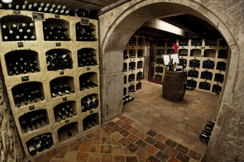 Dégustation de vin au Château des Comtes de Challes