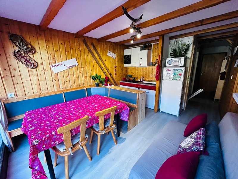 Autre vue coin séjour repas